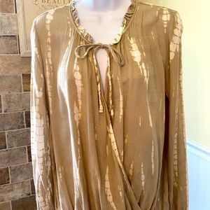 Knox Rose taupe/cream tie dye, wrap style peasant blouse